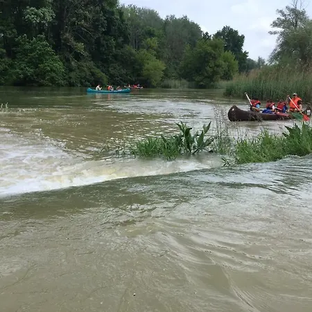 مكان تخييم Donaupark Tulln